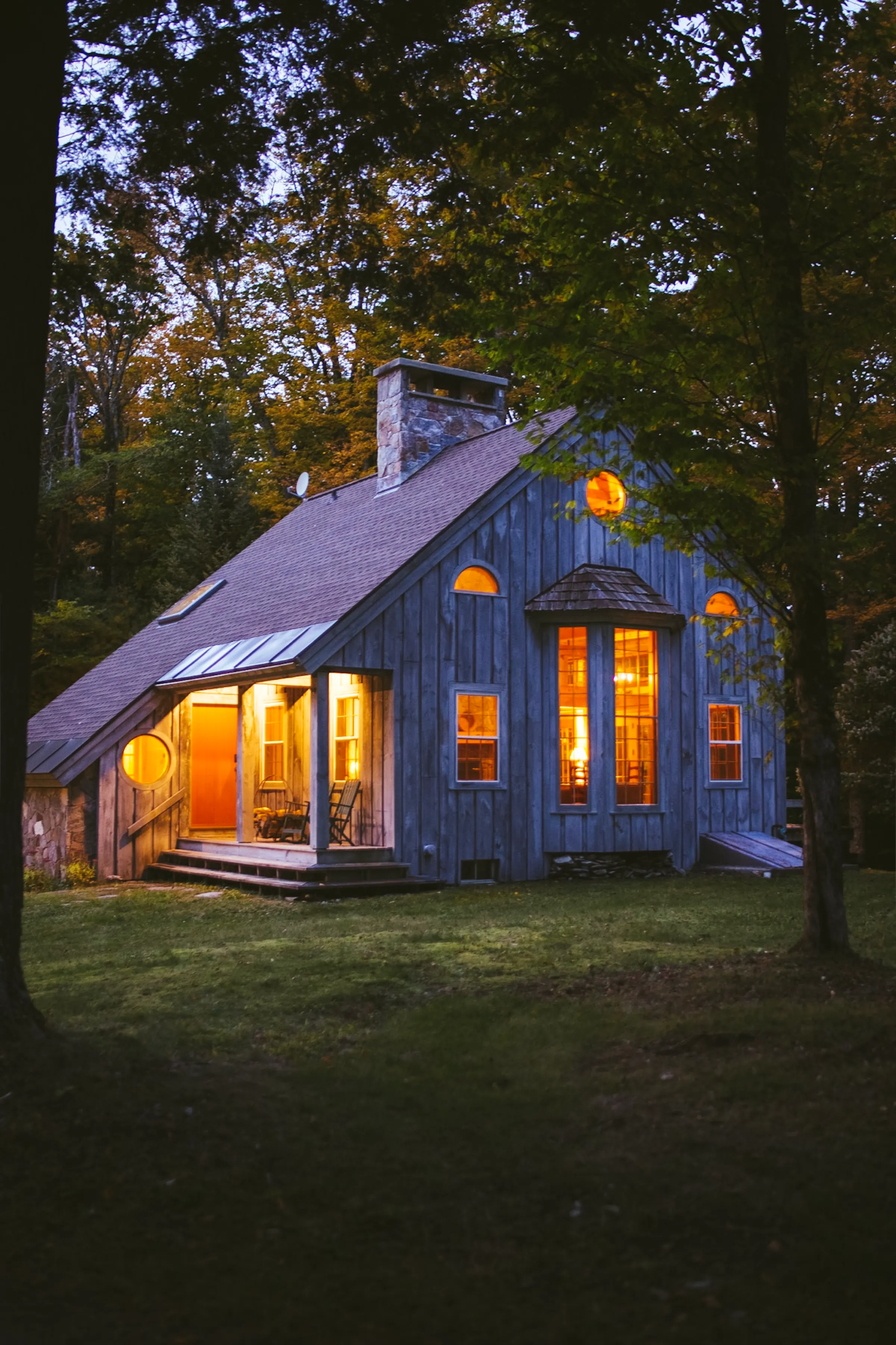 Exterior at dusk at Deerwood Hill