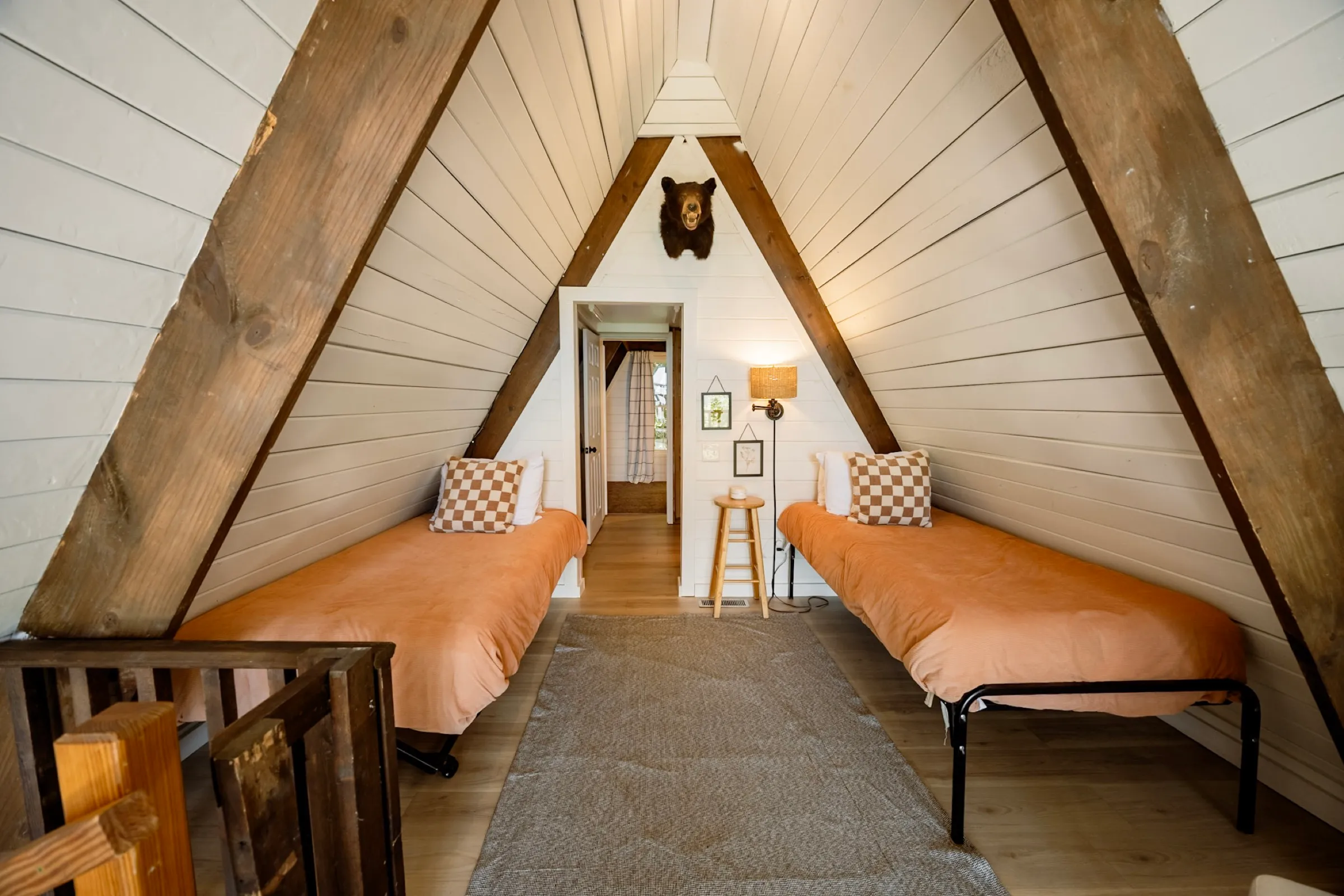 Vaulted A-frame window wall at Après Chalet