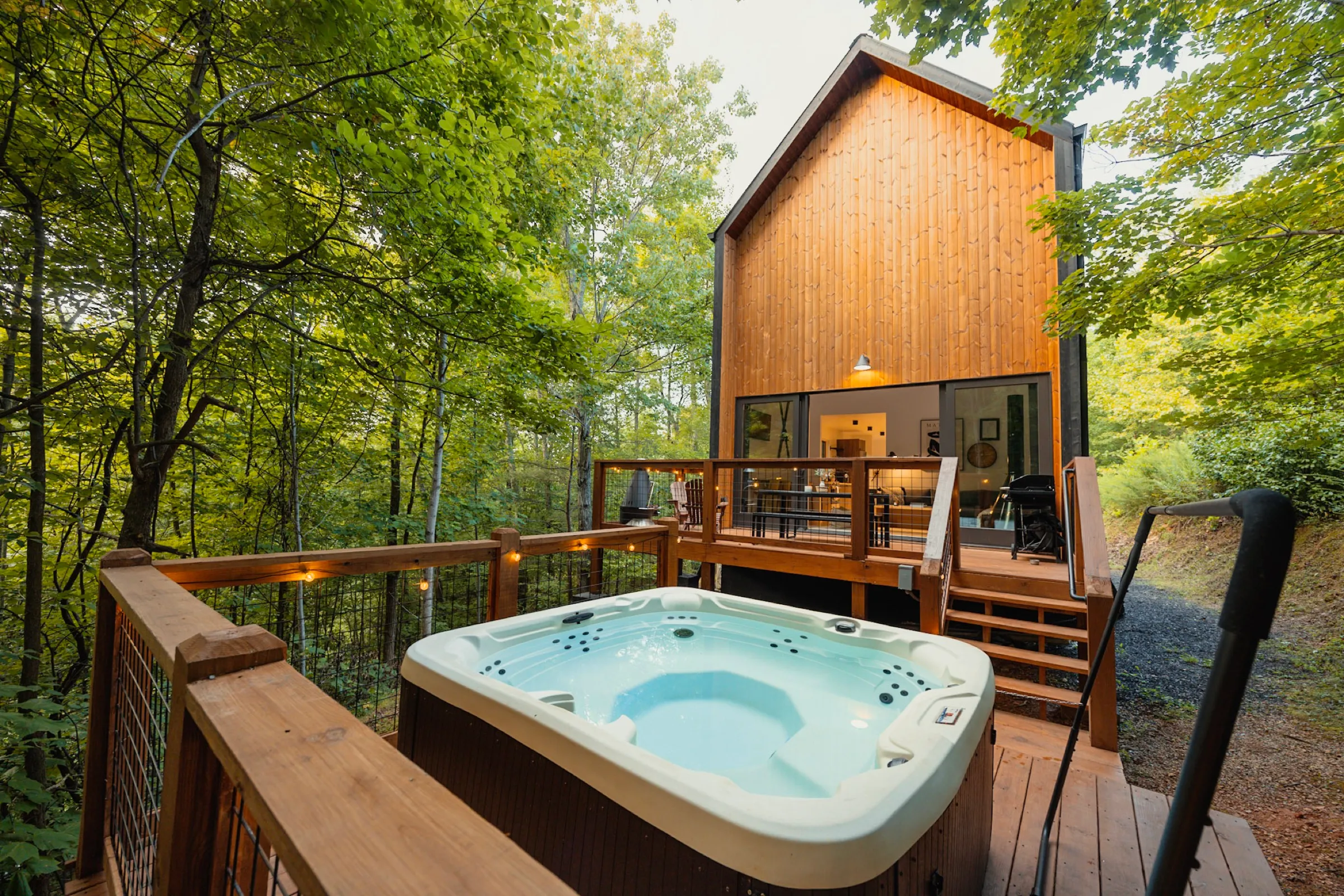 Hot tub deck at Nordic Haus